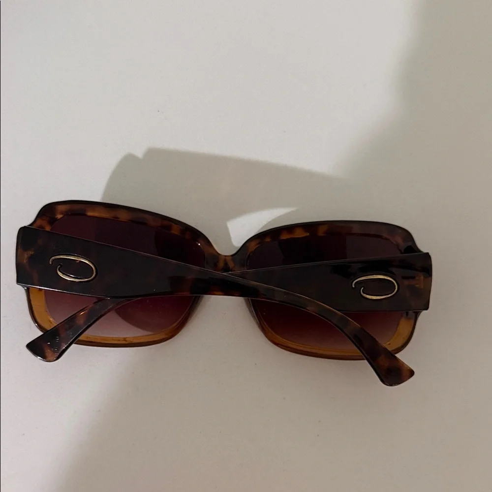Oscar De La Renta Tortoiseshell Brown Women's Sunglasses - Designer Style